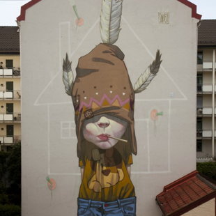 Unusual patterns on the houses of artists team Etam Cru